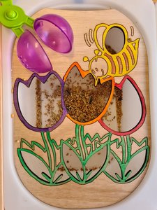 TROFAST LENTE BLOEMEN MET BIJ