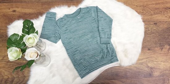 Green stripe design